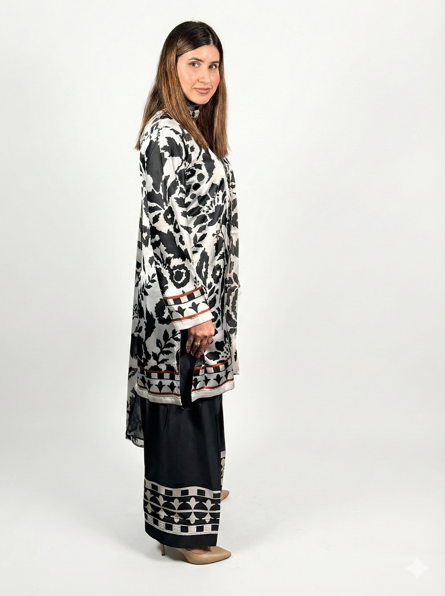 BLACK & WHITE EGYPTIAN PRINT PAKISTANI FARSHI SUIT