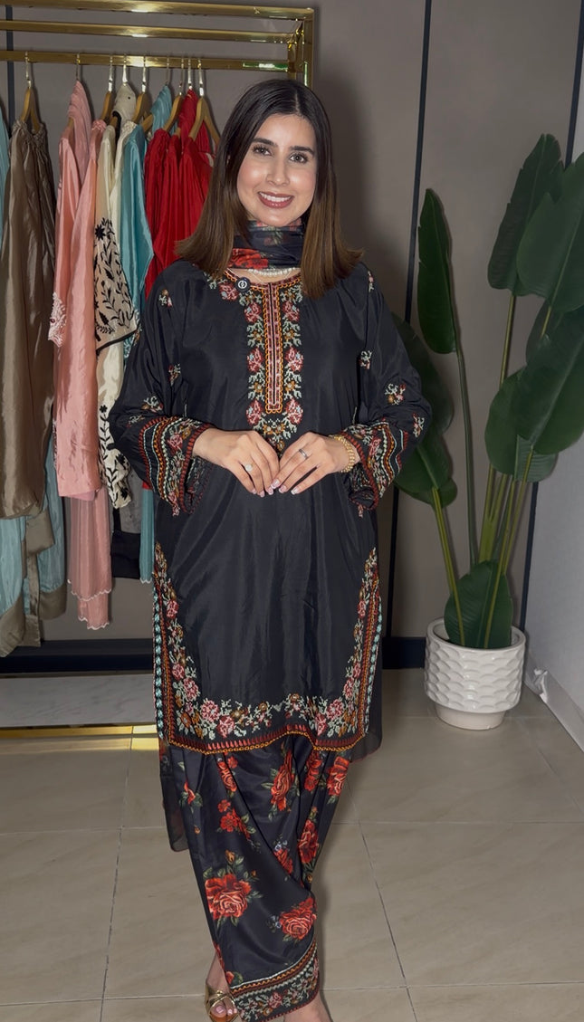 Black Cross-stitch Farshi Out fit